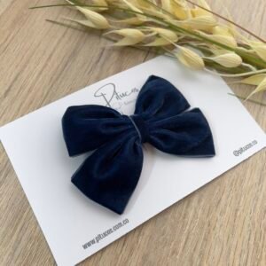 Pinza Amelia Velvet Azul Oscuro (Unidad)